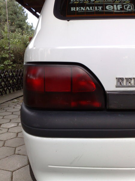 Clio red devil 2 (tokrat bel) - foto povečava