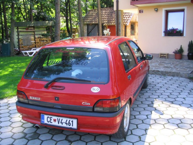 Clio red devil - foto