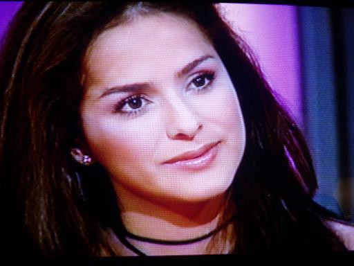 DANNA GARCIA v DEC-II - foto