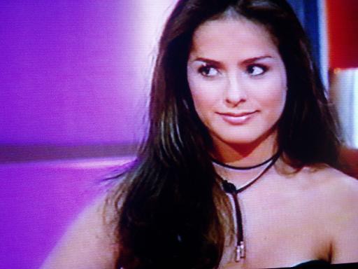 DANNA GARCIA v DEC-II - foto