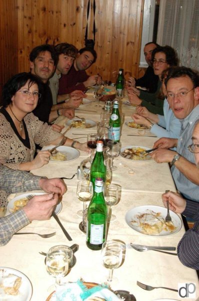 Večerja od zbora 14. 12. 2005 - foto