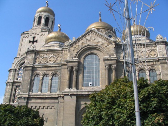 Cerkev v Varni