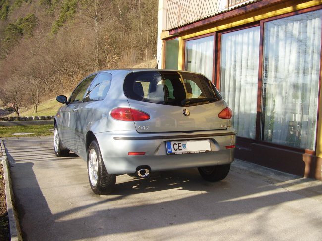 Alfa 147 - foto povečava