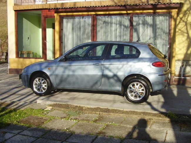 Alfa 147 - foto povečava