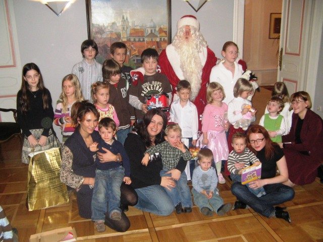 Dedek Mraz, SLO ambasada v Moskvi