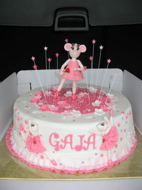 Angelina ballerina cake