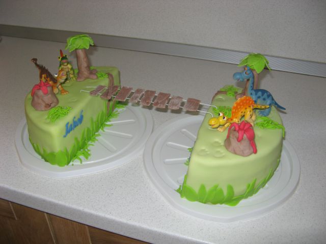 Dinozavri na torti