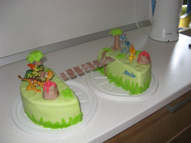 Dinozavri na torti