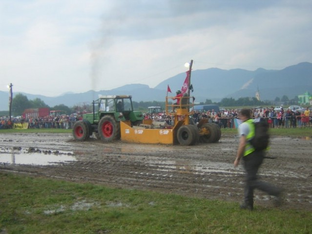 1. tractor pulling SLO - foto