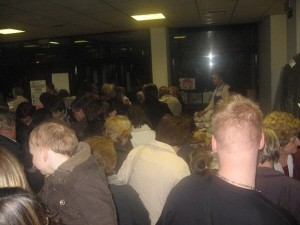 V predverju doma na Vidmu so bile degustacije prekmurskih jedi in vina - gužva