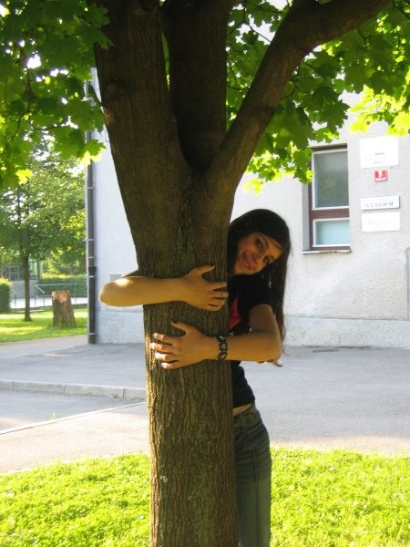 Da ne boste misli da mi gre tk slabo da drevo objemam;)