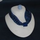 svilena ogrlica z fimo obeskom v dveh barvnih kombinacijah