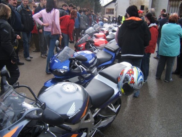 28.3.2005 - Blagoslov motorjev v Mirni Peči - foto
