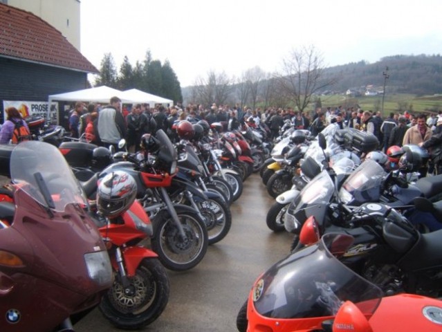 28.3.2005 - Blagoslov motorjev v Mirni Peči - foto