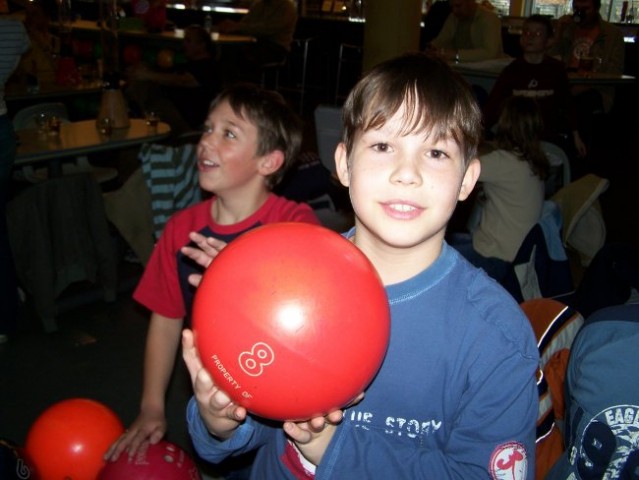 Aja, pa pozabil sem napisati, da poleg juda obožujem bowling.