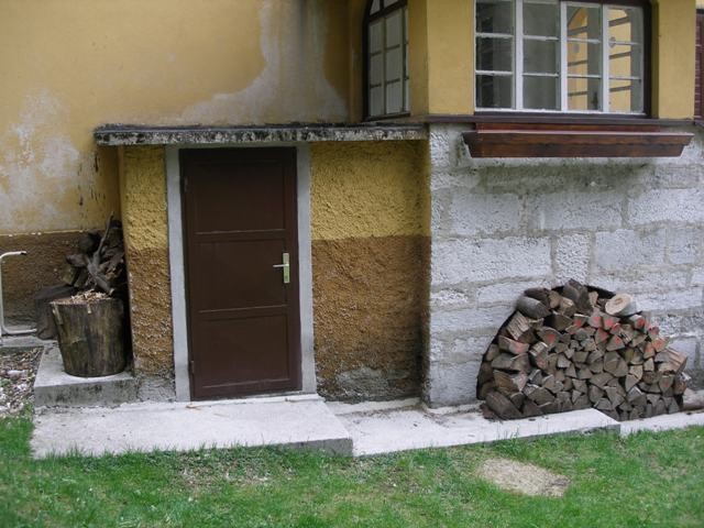 Lovska koča v Krnici med Trnovim in Lokvami - foto povečava
