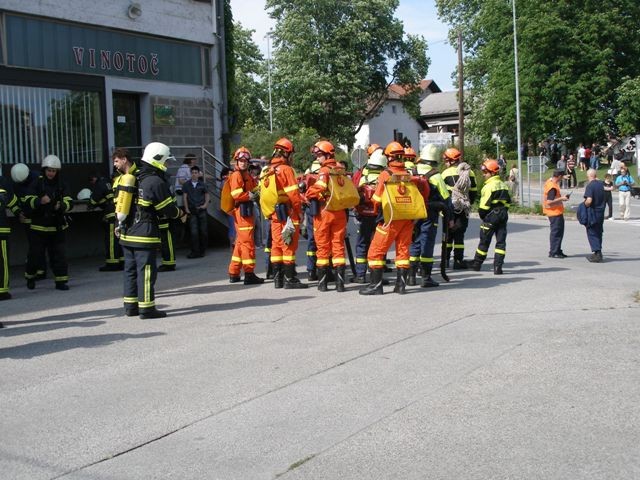 Parada v Metliki, 06.06.2009 - foto povečava