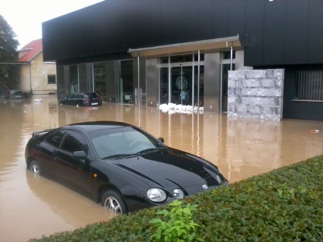 Poplave vič jamova - foto